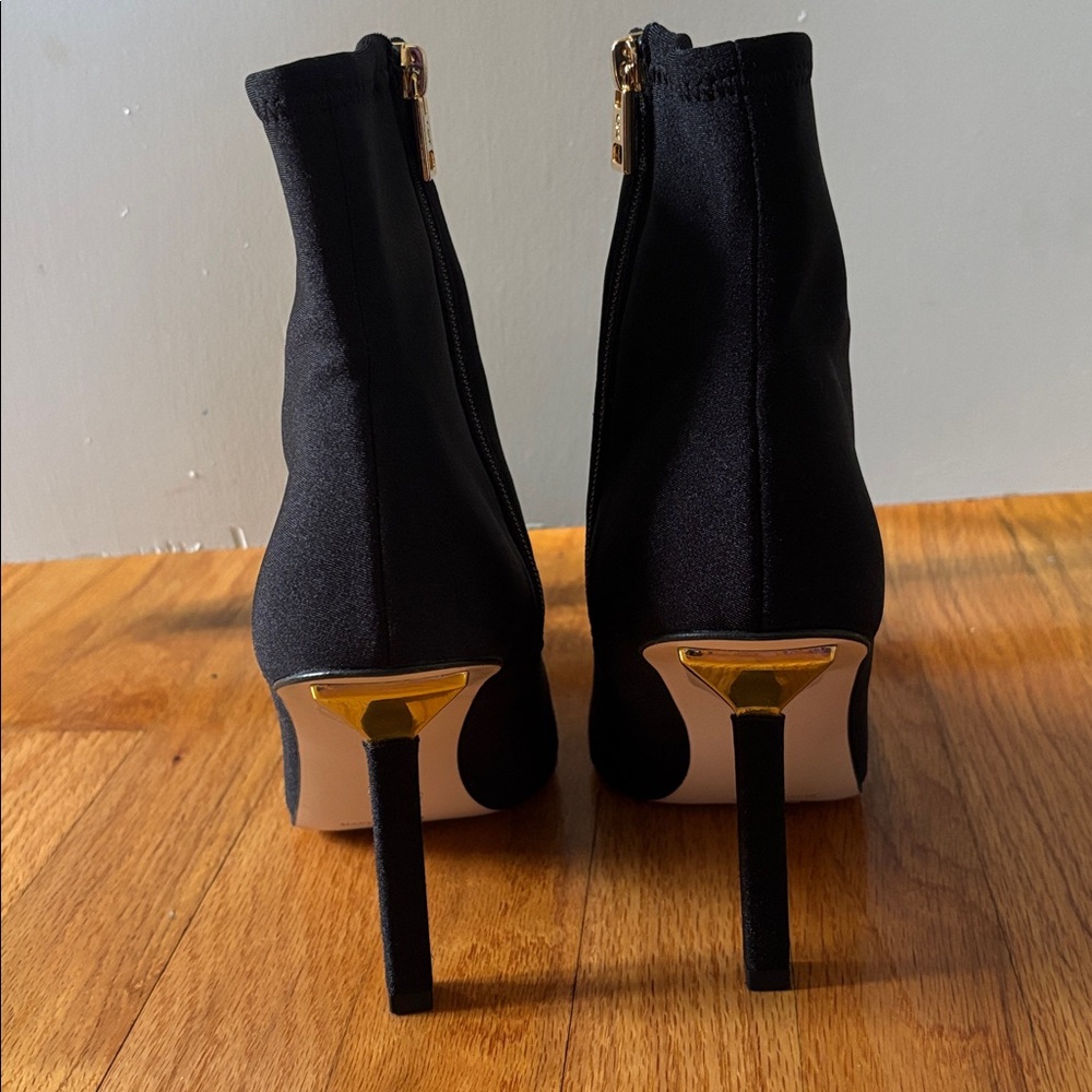 Good American Neoprene Ankle Heeled Booties Women’s Size 9 Black Fitted - Picture 3 of 9